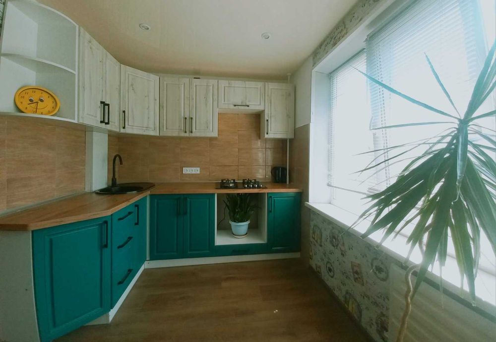 Продам двухкомнатную квартиру с ремонтом мебелью и техникой