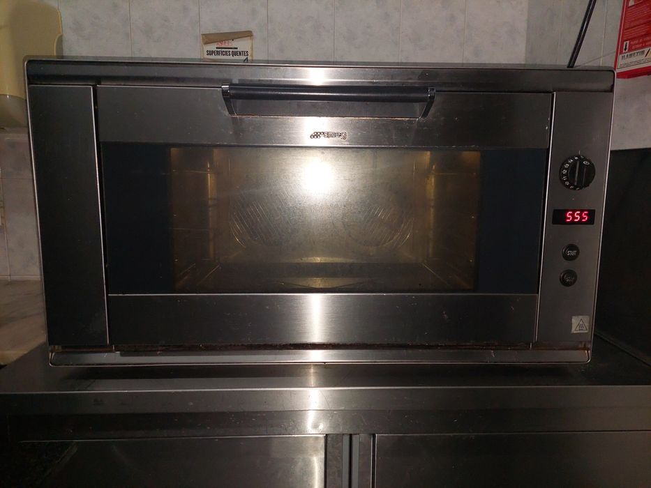 Forno convector da marca Smeg,modelo A-43XE