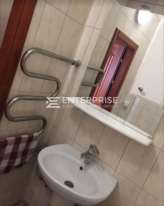 Продаж 2-к квартири з ремонтом та меблями  вул. Бальзака Троєщина