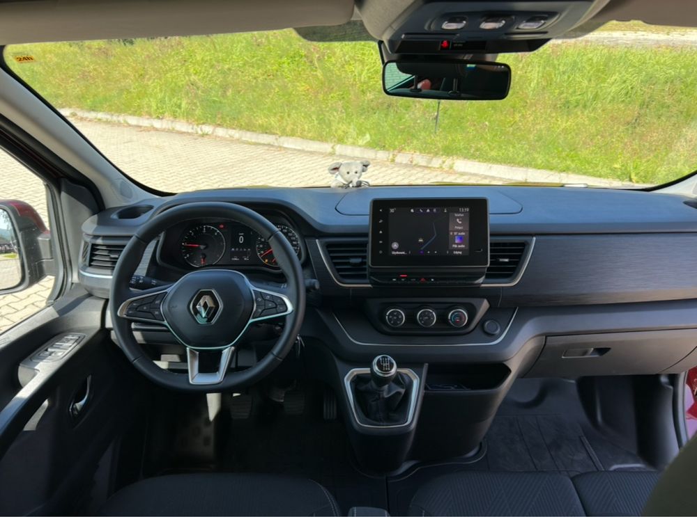 Wynajem busa 9 osób renault trafic