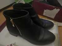 Botas pretas elegantes