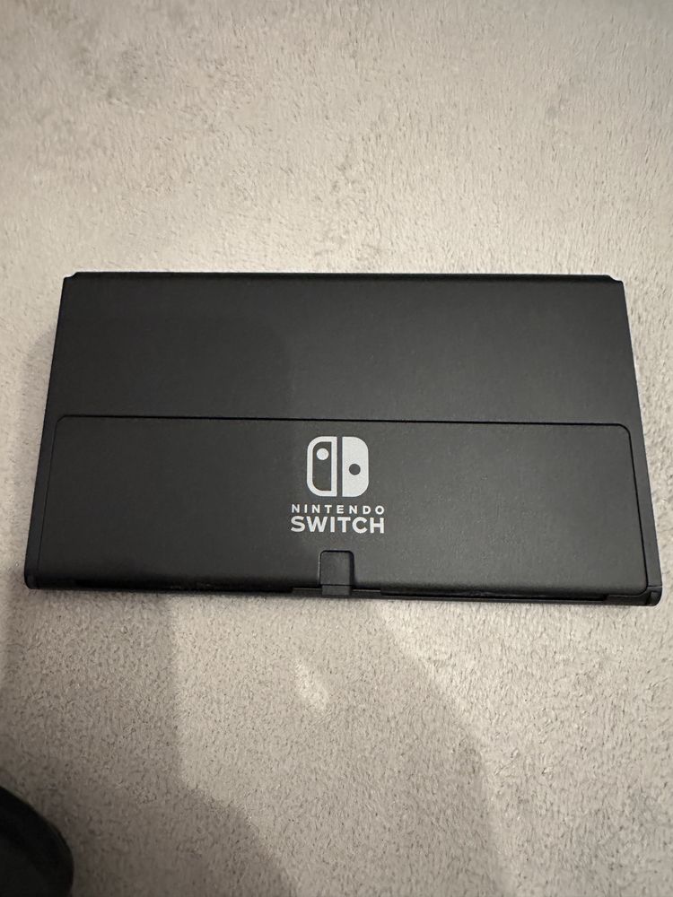 Nintendo Switch OLED biały + dodatki