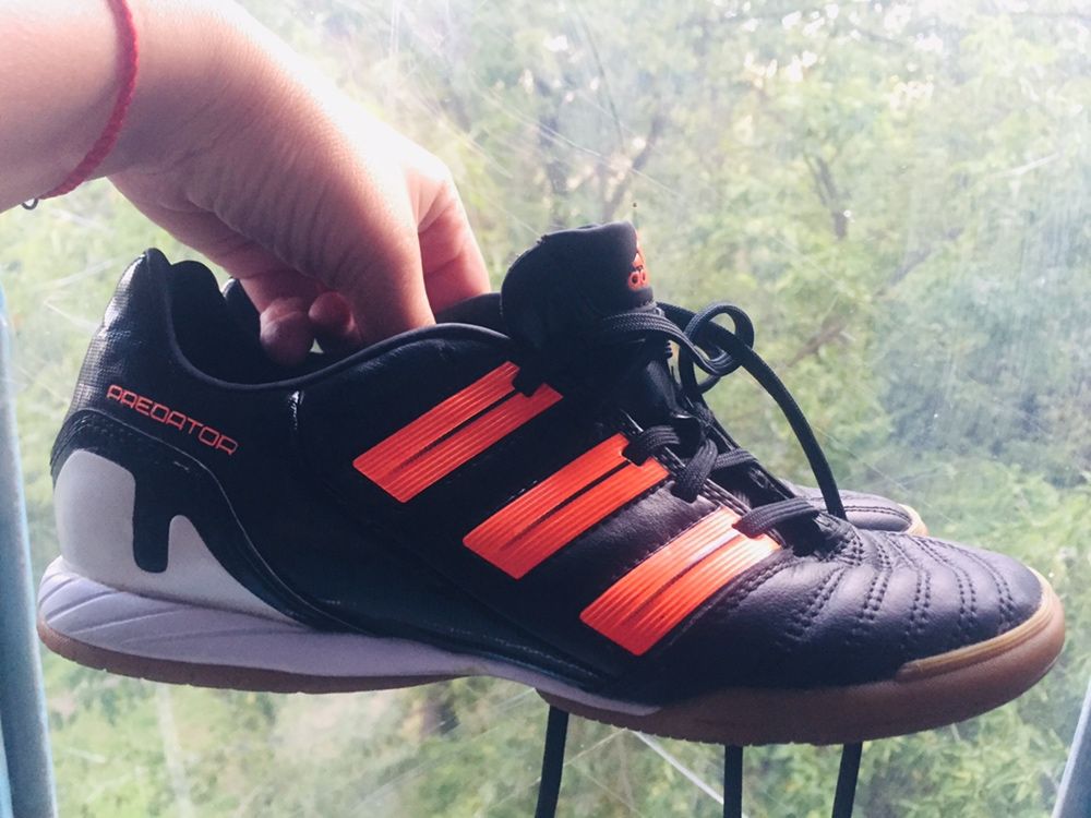 Футзалки Adidas Predator р 36