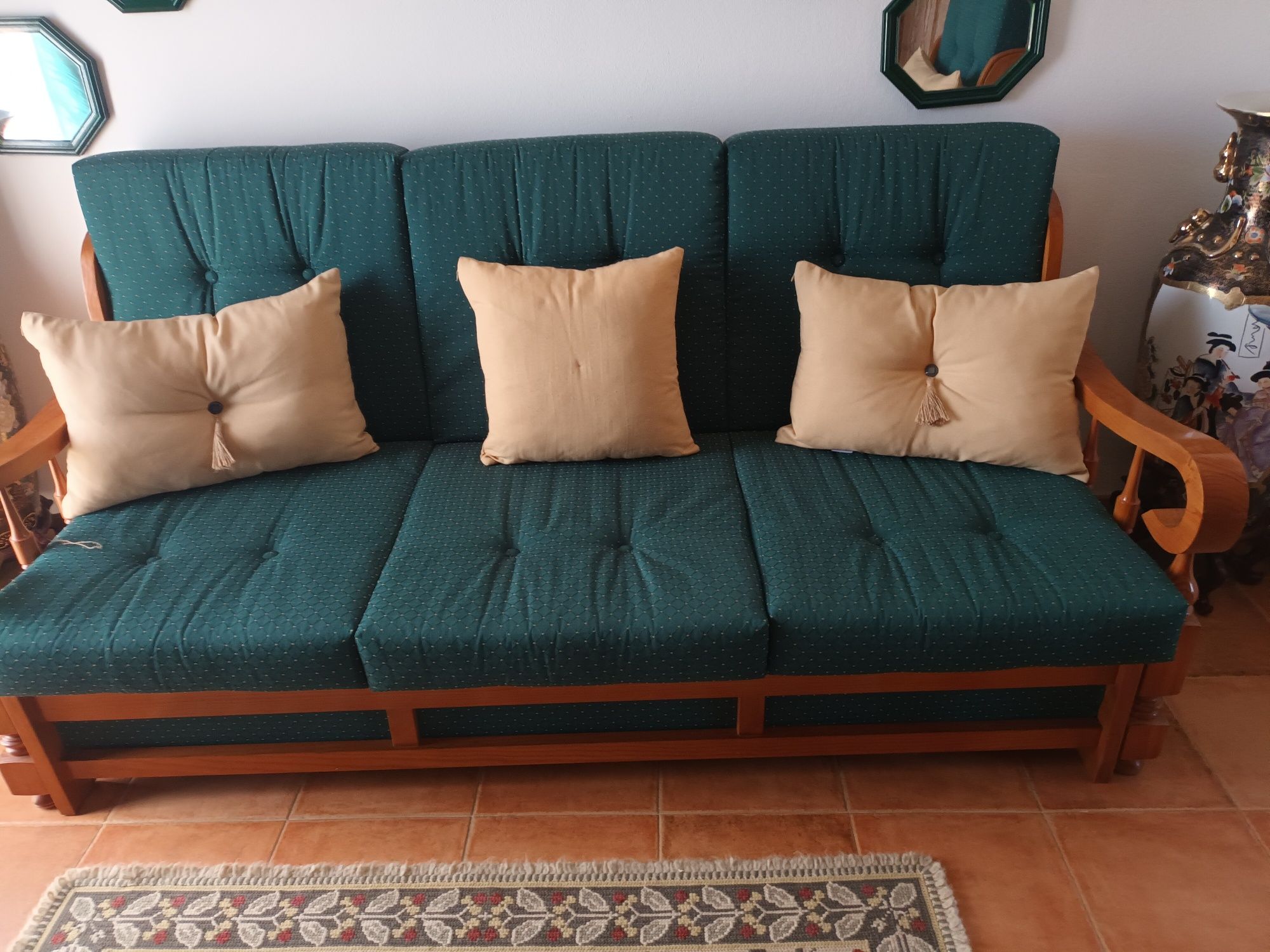 Conjunto de sofas + mesa