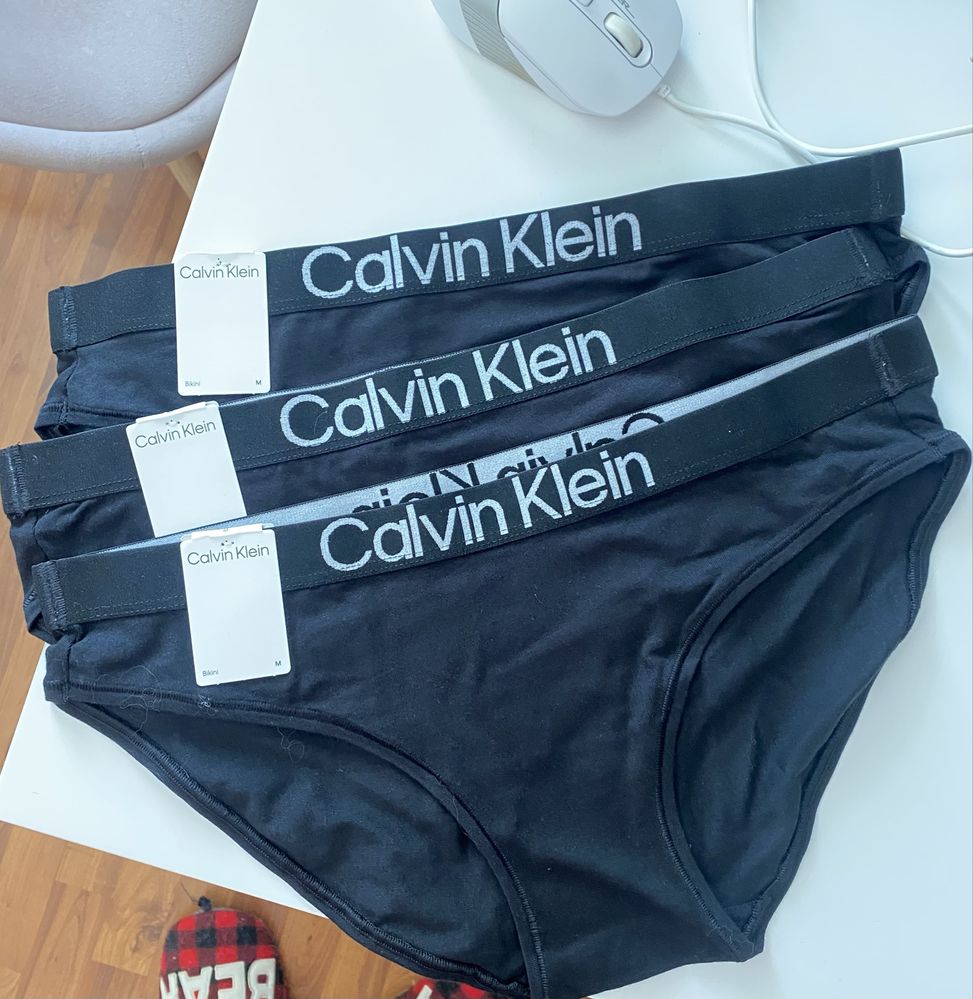 Трусики жіночі Calvin Klein, розмір М