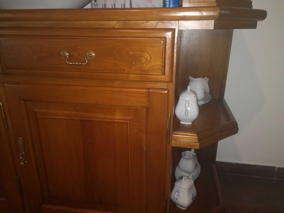 Móvel de sala em castanho