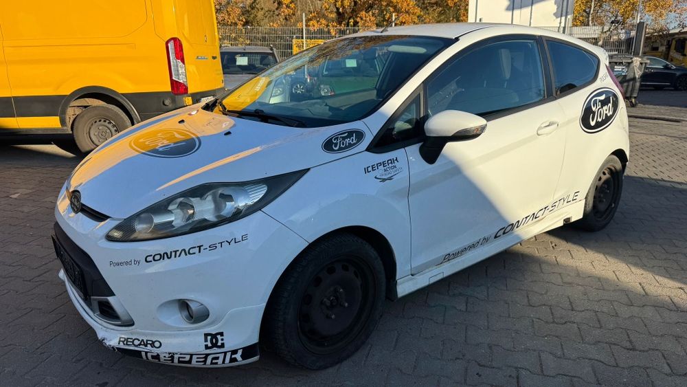 Ford Fiesta 1.4 benzyna 96 koni 2009 rok Sport + 2 Komplety kół