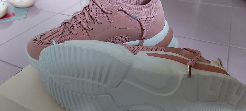 Adidasy. Buty r.37 śliczne. Nowe