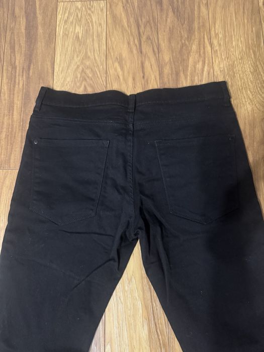 Spodnie męskie z dziurami