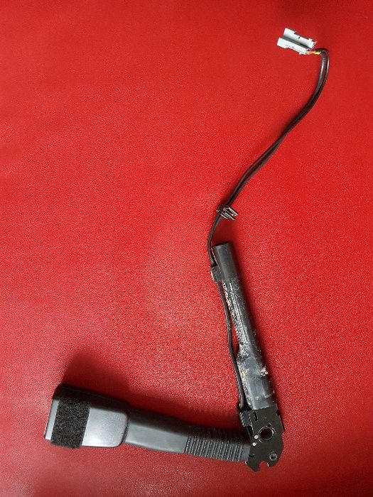 Napinacz prawy pasa przedniego BMW E87 E90