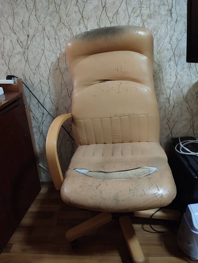 Комп'ютерне крісло