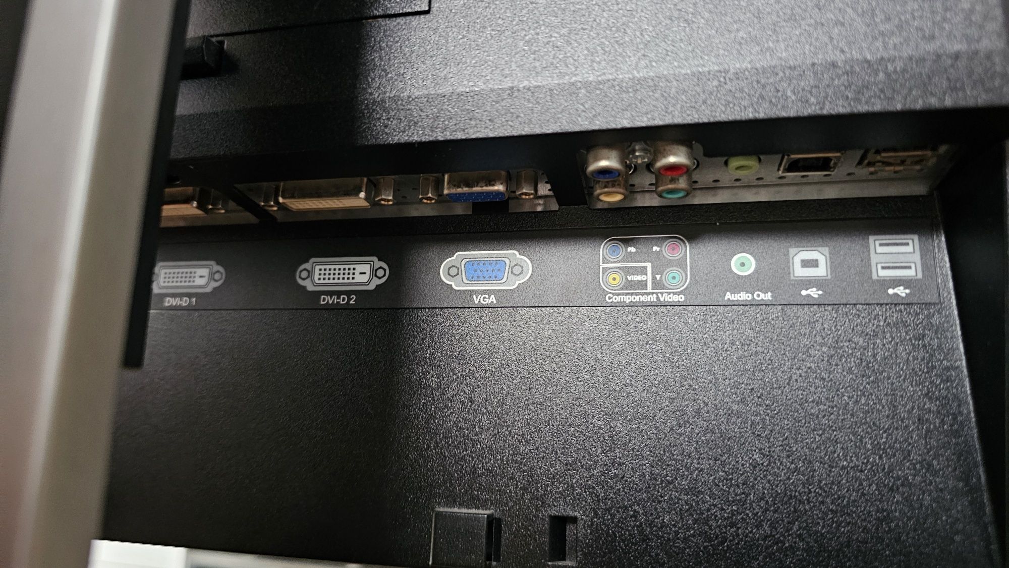 Dell UltraSharp U2410 IPS używany dla grafików