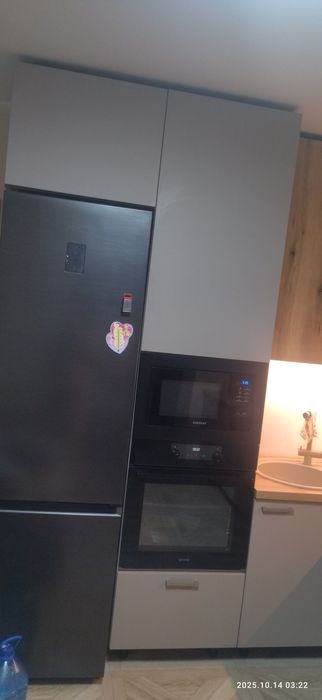 Продам готову кухню з високоякісних матеріалів брали за 5000 $