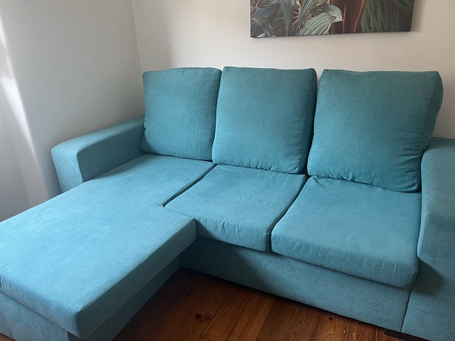 Sofa com chaise longue de cor verde-agua