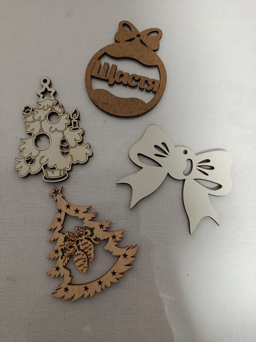 Іграшки на ялинку