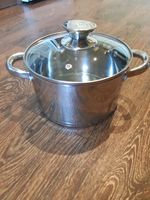 Продам кастрюлю Krauff  нерж  2.5 литра