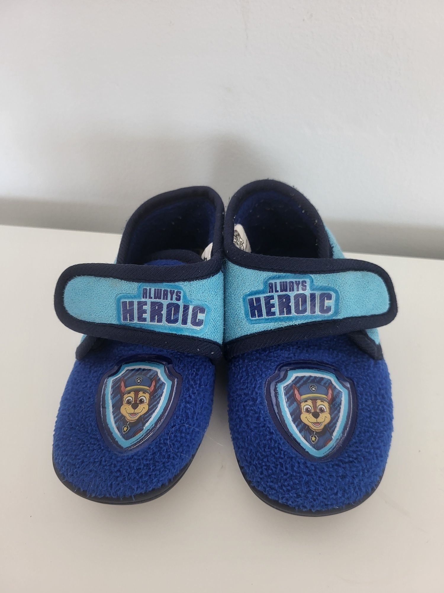 Chłopięce buty 25 kapcie na rzepy Psi Patrol