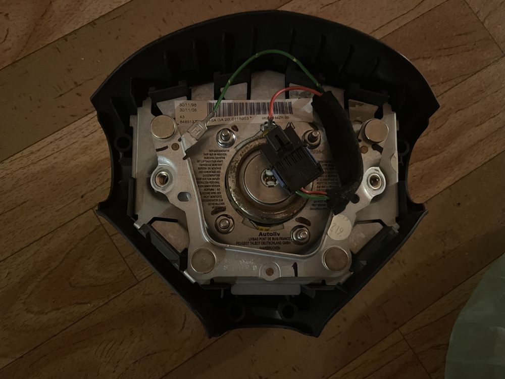 Airbag та повітрязабірник на Peugeot 206