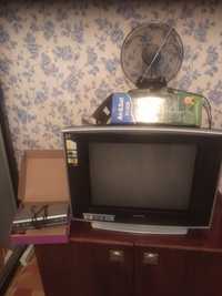 Продается телевизор Самсунг с приставкой Т2  "ортон4100с и антеной Air