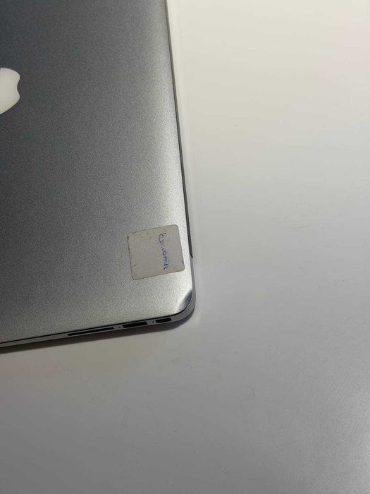 Ноутбук Apple MacBook Air 13" i5 8/128 (MQD32-A) 2017/вживаний