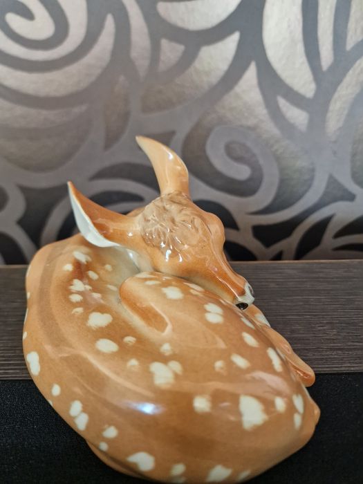 Figurka z porcelany sarna, sarenka Łomonosow