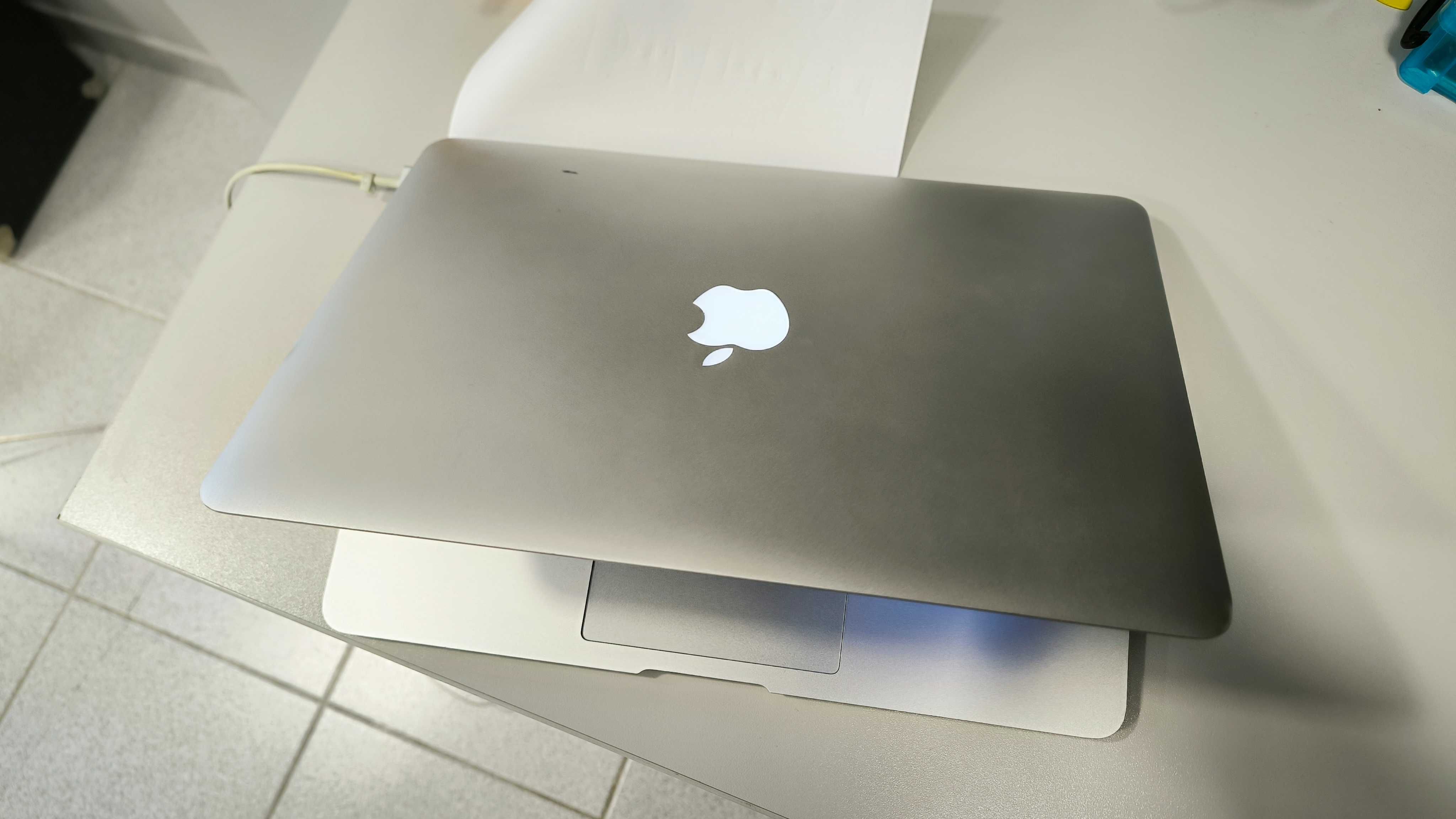 MacBook Air 13 8GB RAM i5