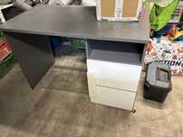 Biurko w dobrym stanie 110 x 60