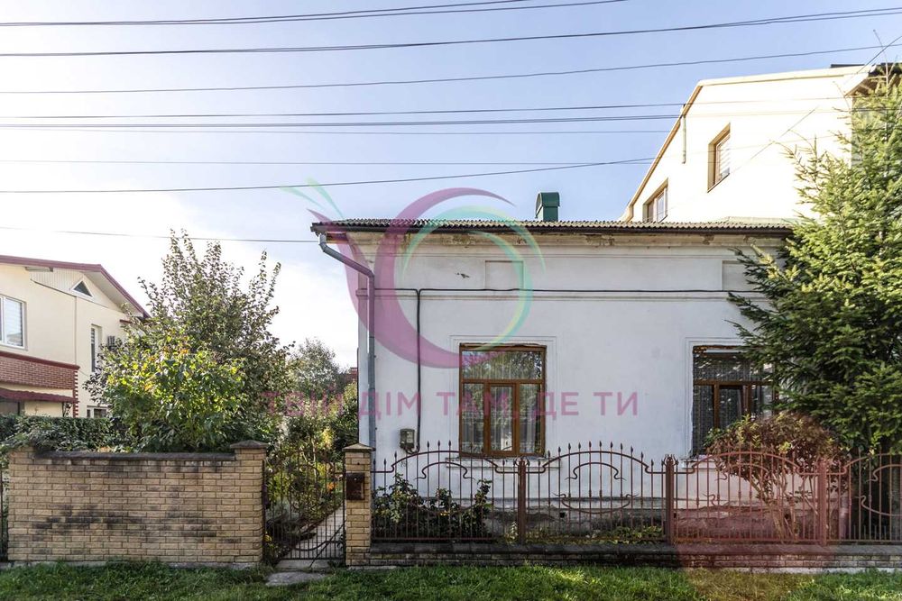 5-к. будинок з меблями поблизу центру за вул. Дарії Цвєк