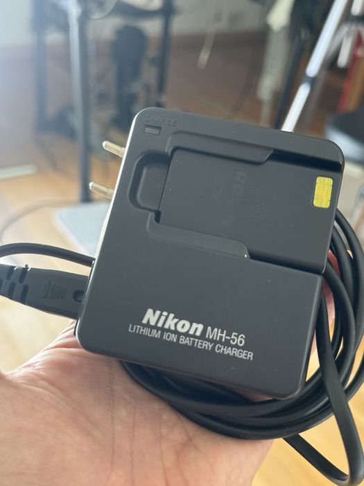 Nikon E8800 coolpix 8MP zoom 10x não liga