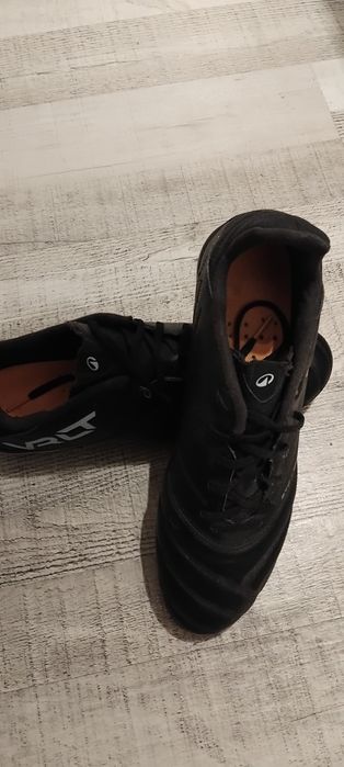 Chuteiras kipsta bom estado