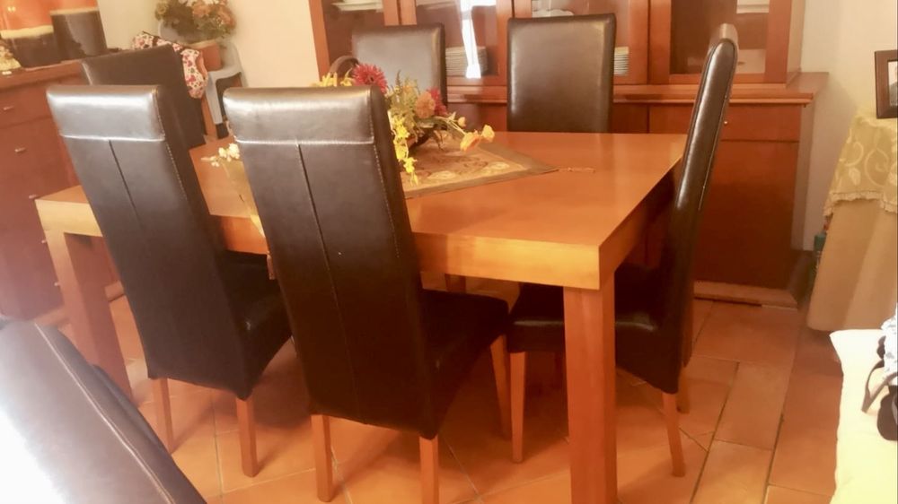 Conjunto de mesa jantar + 6 cadeiras