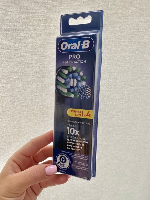 Насадки к электрической зубной щетке  Oral-B Braun 3D White Pro