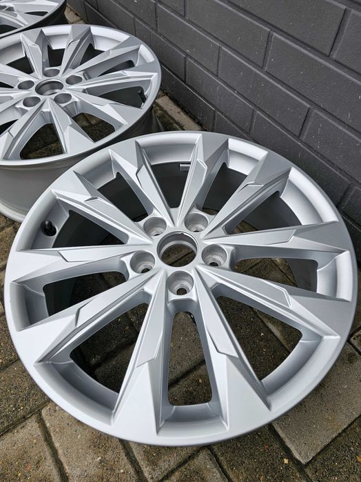 3x Felga Aluminiowa 18 Cali 5x112 7Jx18H2 ET43 - OEM Audi Q3 Skoda VW