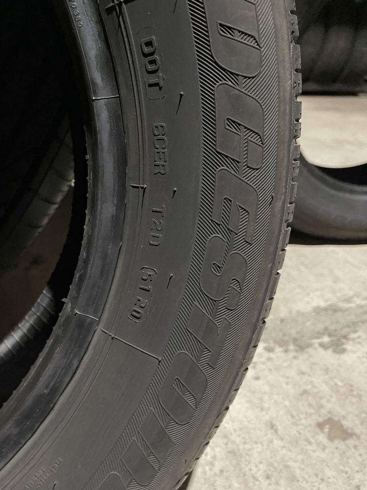 Літні шини 215/60/17 bridgestone