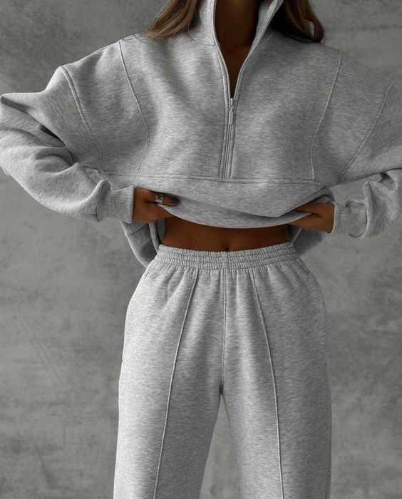 Теплий жіночий костюм на флісі в різних кольорах