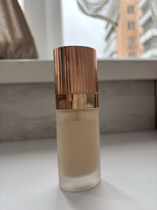 Тональний крем Charlotte Tilburi Airbrush Flawless Foundation