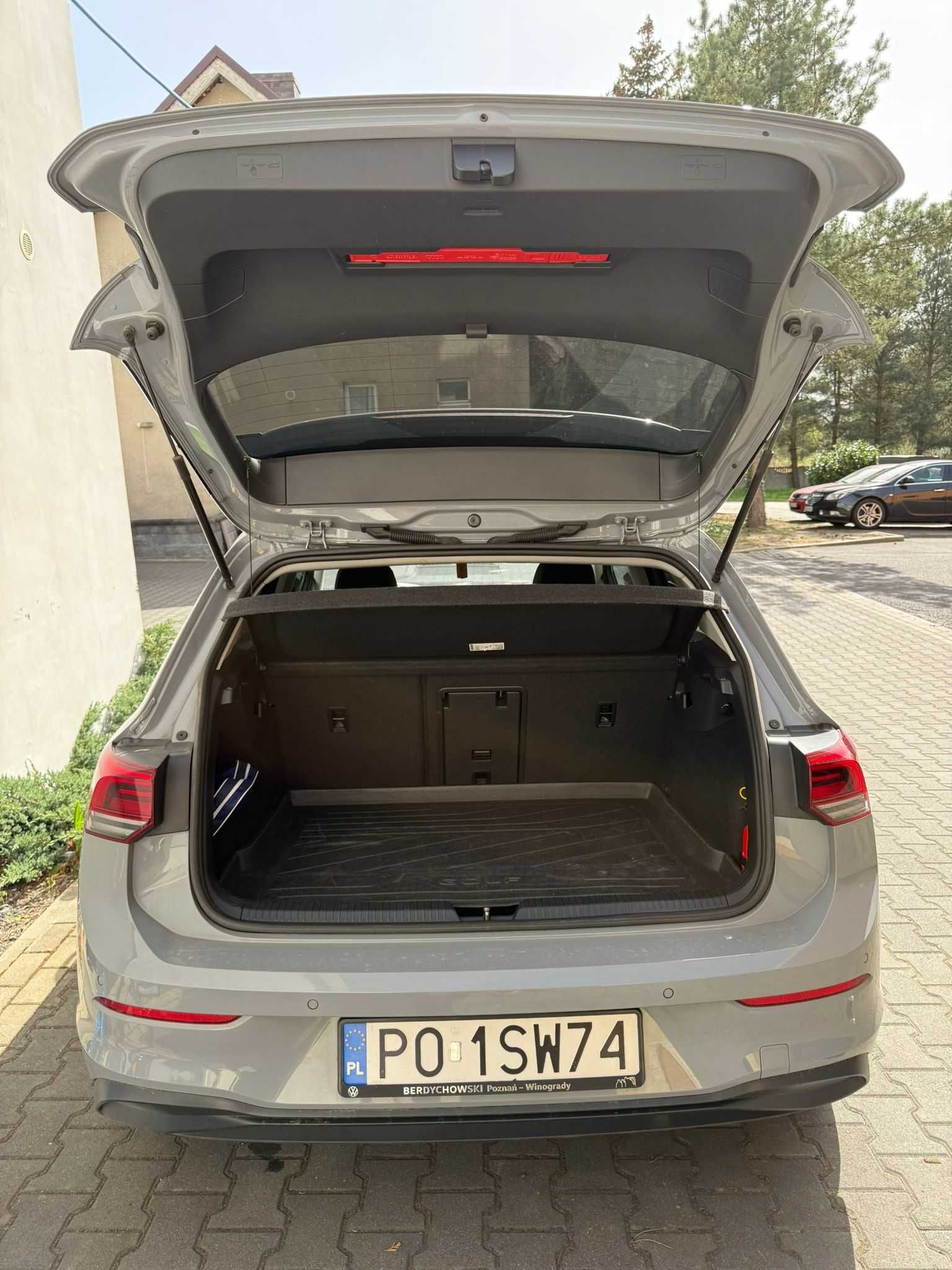 Volkswagen Golf VIII 1.0 eTSI 110KM 2020 rok