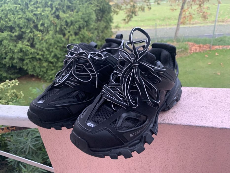 Balenciaga track