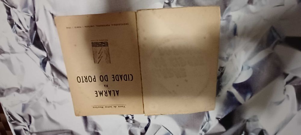 Livro _Alarme na Cidade do Porto_ de Vasco de Lemos Mourisca