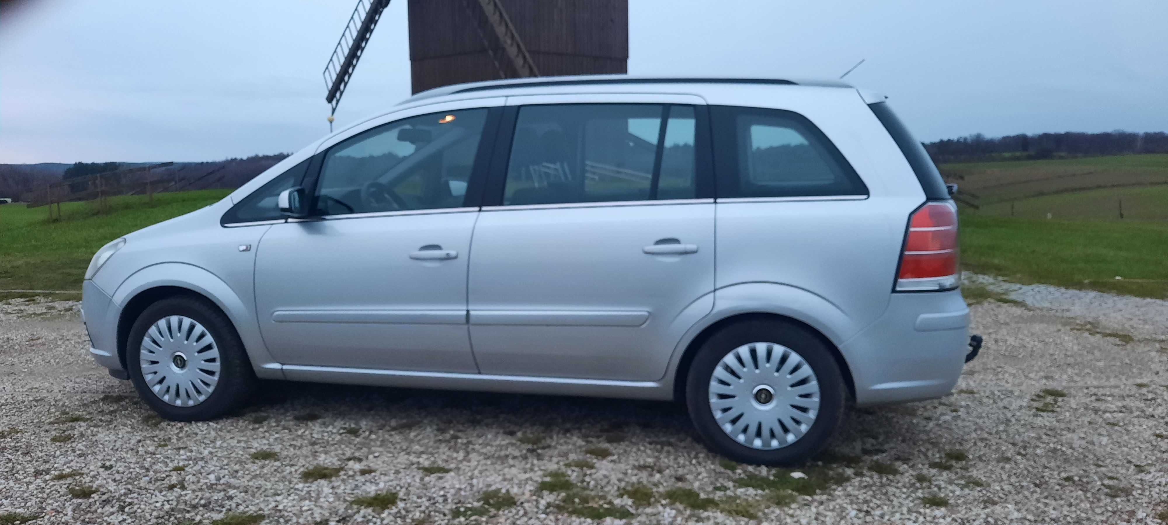 opel zafira ładny zadbany benzyna  1.8   2006 rok 7 miejsc hak klima