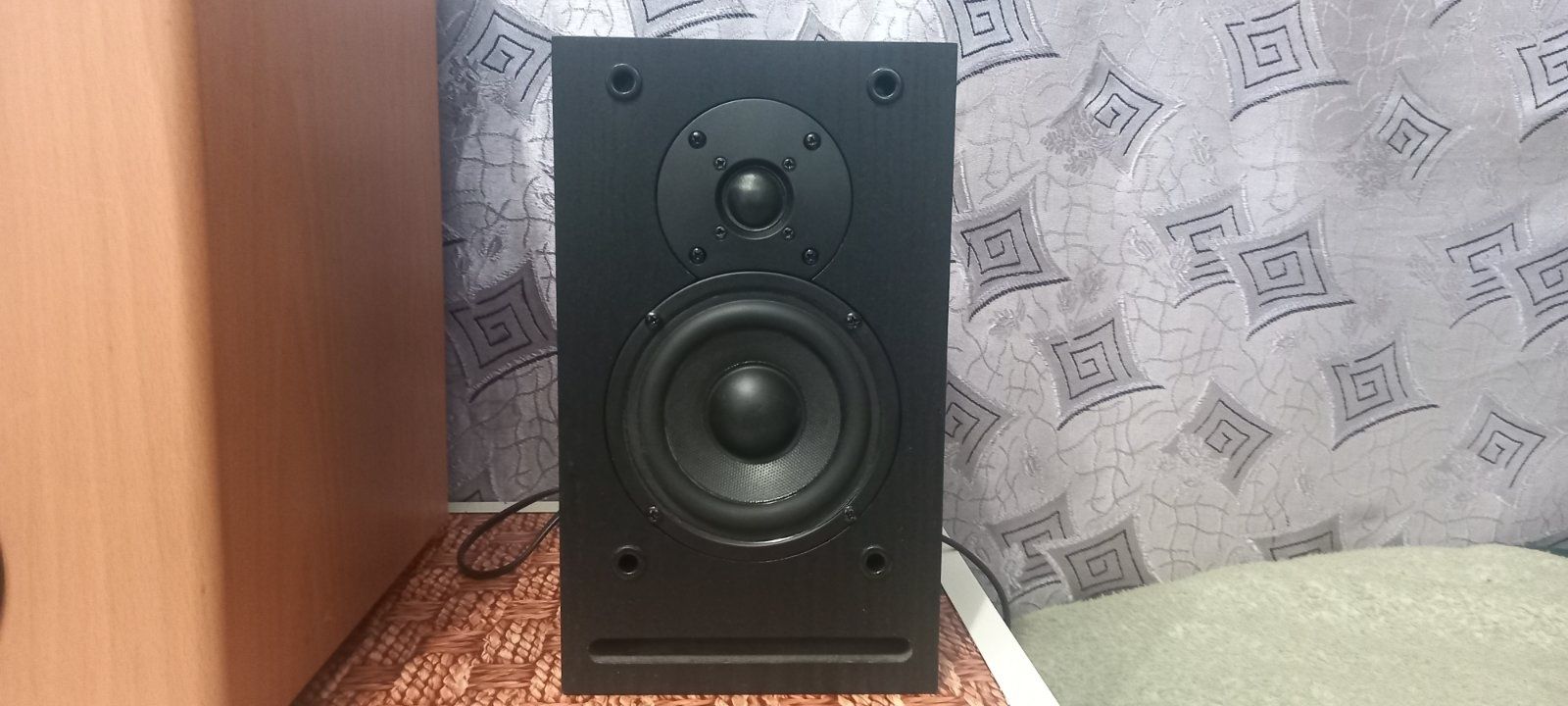 F&D sps 630.  Genius SW 5000