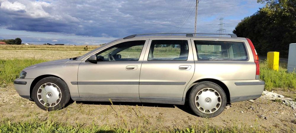 Volvo V70 2.4 D5 163 KM Diesel 2003. Salon Polska