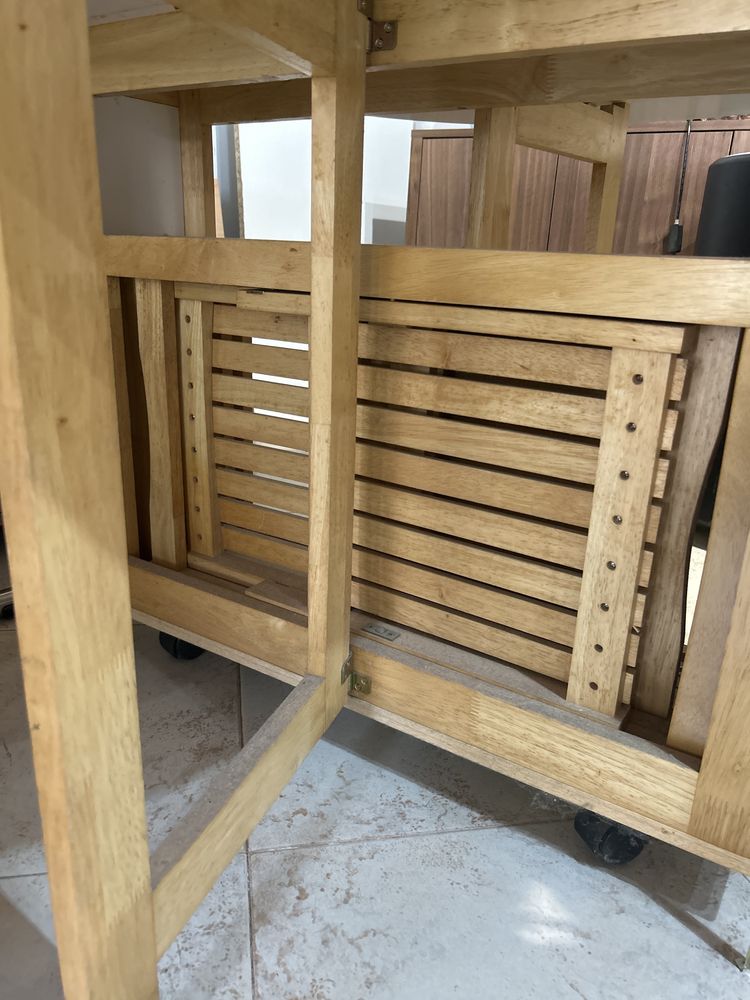 Mesa de cozinha com 4 cadeiras