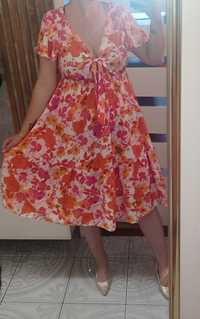 Piękna kolorowa sukienka w kwiaty Shein Curve