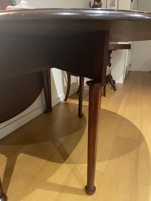 Mesa de jantar de abas em madeira