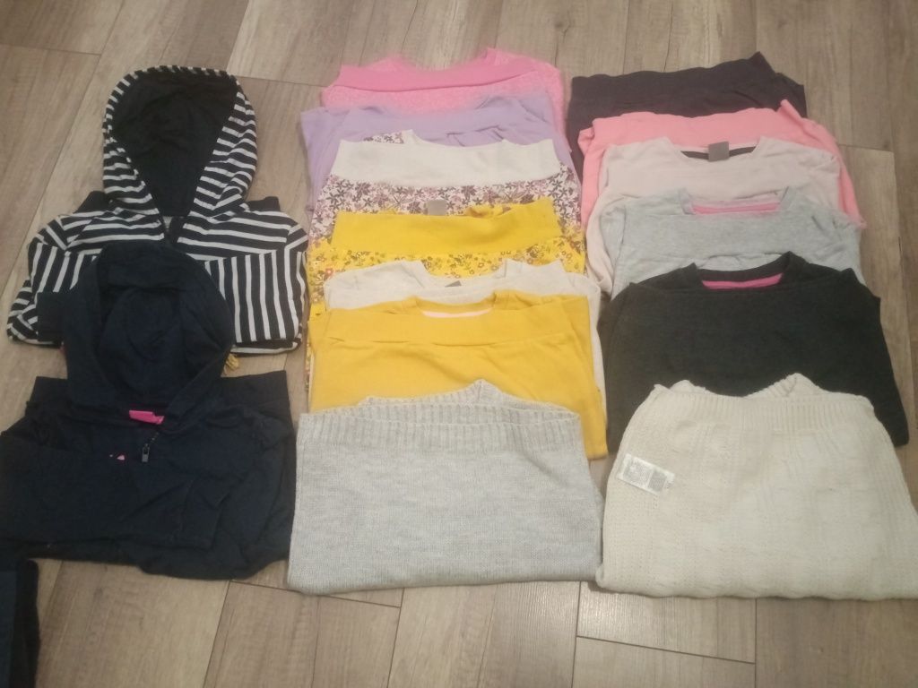 Bluzy/Sweterki dla dziewczynki r.122