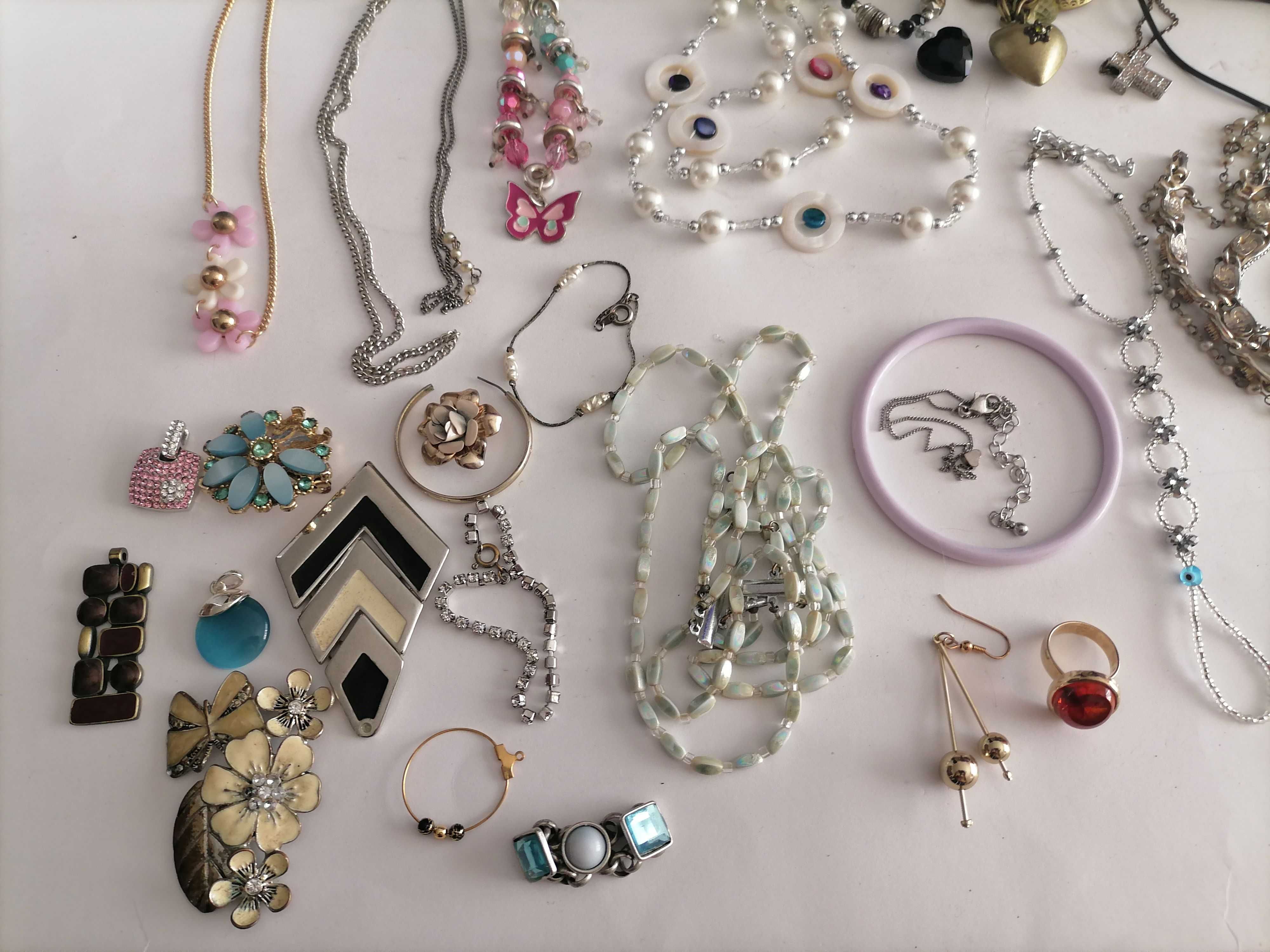 Lote Bijuteria c/ 27 Artigos - Colares, Pulseiras, Brincos, Pendentes