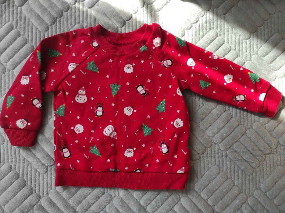 Ліжко з матрацом + дитячий одяг