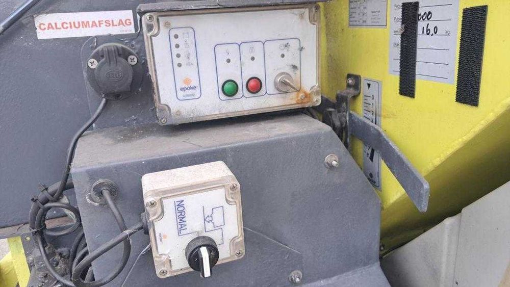 Solarka Piaskarka Posypywarka Epoke 2400 Igloo Schmidt Stratos silnik