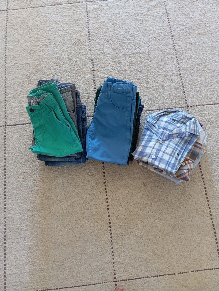 Lote de roupas infantis menino

Descrição: